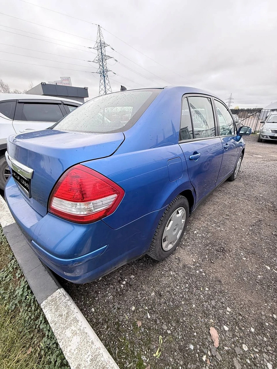 Nissan Tiida, 2008г., передний привод, автомат