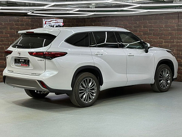 Toyota Highlander, 2025г, полный привод, автомат