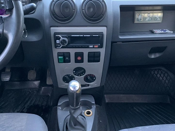 Renault Logan, 2006г, передний привод, механика