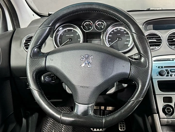 Peugeot 308, 2010г, передний привод, автомат