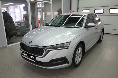 Skoda Octavia, 2021г, передний привод, автомат