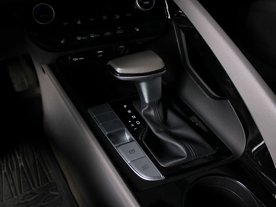 Hyundai Elantra, 2021г., передний привод, автомат