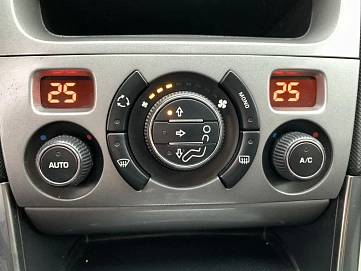 Peugeot 308, 2011г, передний привод, автомат