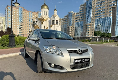 Toyota Auris, 2008г, передний привод, робот