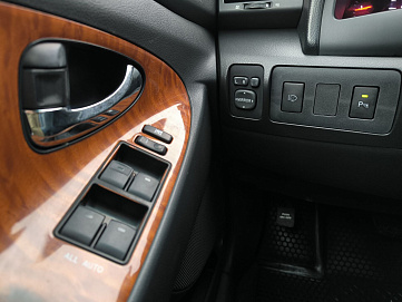 Toyota , 2010г., передний привод, автомат