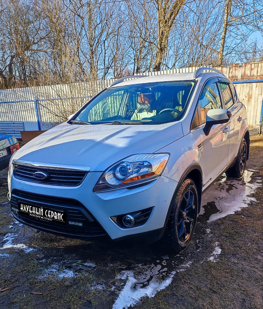 Ford Kuga, 2010г., полный привод, механика