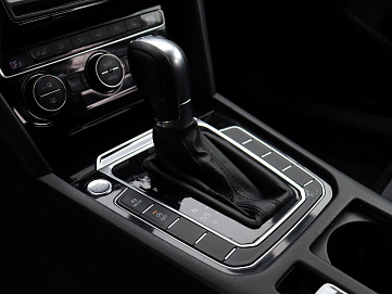 Volkswagen Passat, 2016г, передний привод, робот