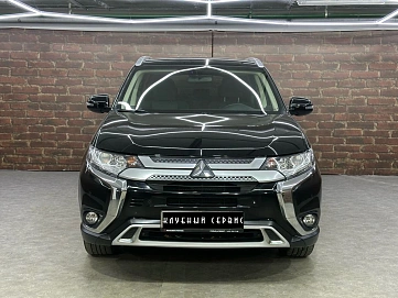 Mitsubishi Outlander, 2018г, передний привод, вариатор