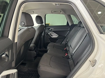 Audi Q3, 2020г, передний привод, робот