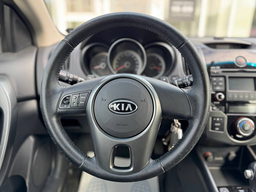 Kia Cerato, 2011г., передний привод, автомат