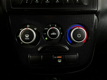 Lada (ВАЗ) , 2015г., передний привод, механика