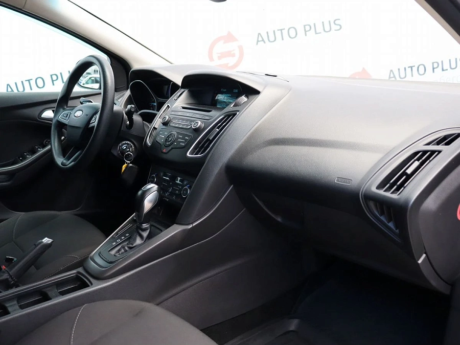 Ford Focus, 2016г., передний привод, робот