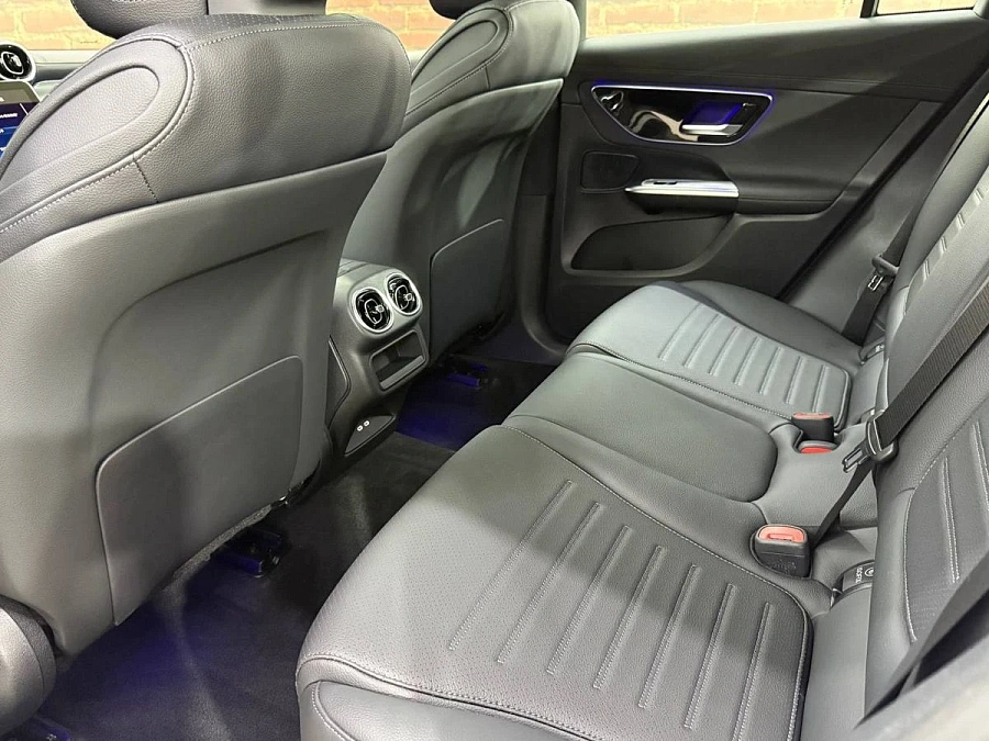 Mercedes-Benz , 2025г.