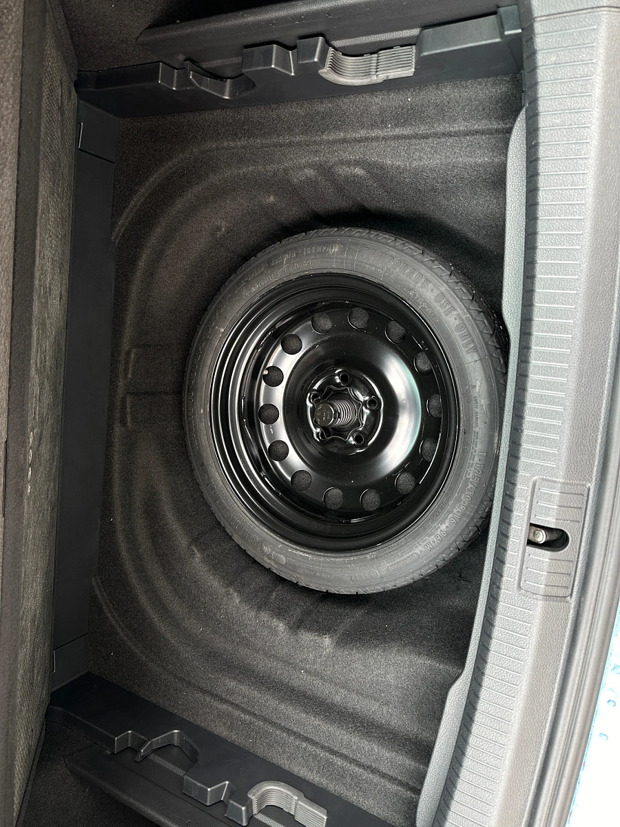 Volkswagen Golf, 2015г., передний привод, робот