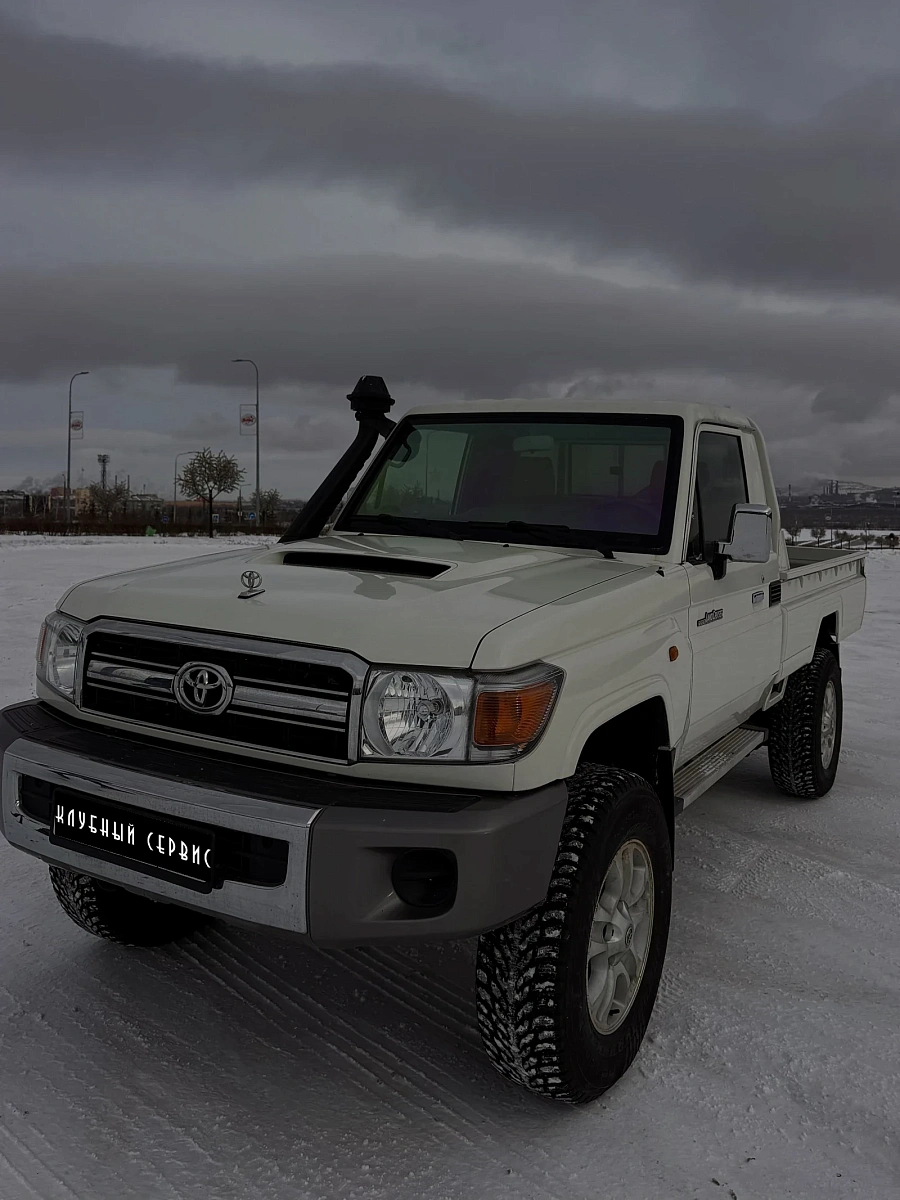 Toyota Land Cruiser, 2017г., полный привод, механика