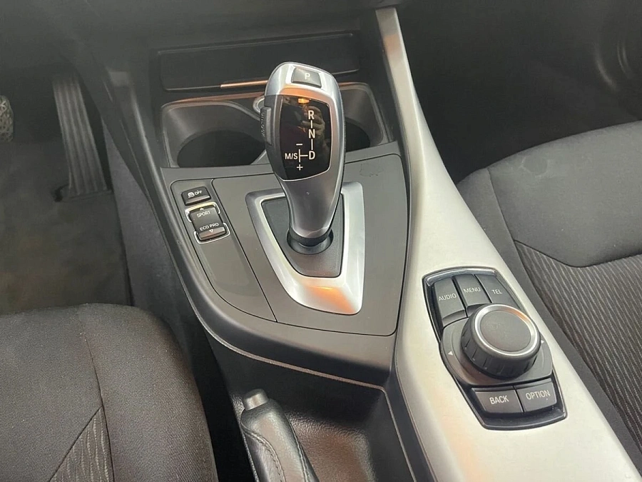 BMW 1 серии, 2013г., задний привод, автомат