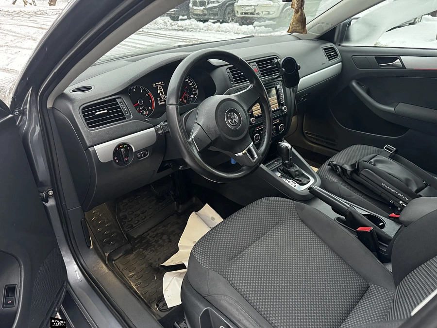 Volkswagen Jetta, 2012г., передний привод, робот