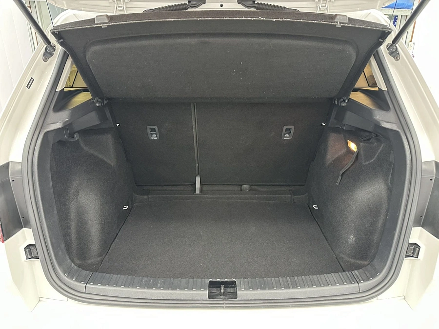 Skoda Karoq, 2021г., передний привод, автомат