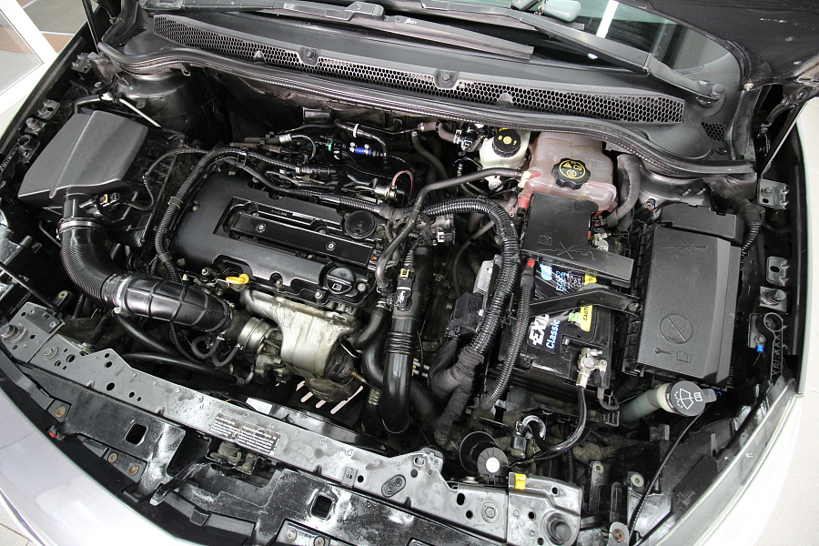 Opel Astra, 2012г., передний привод, автомат