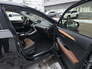 Lexus NX, 2017г, полный привод, автомат