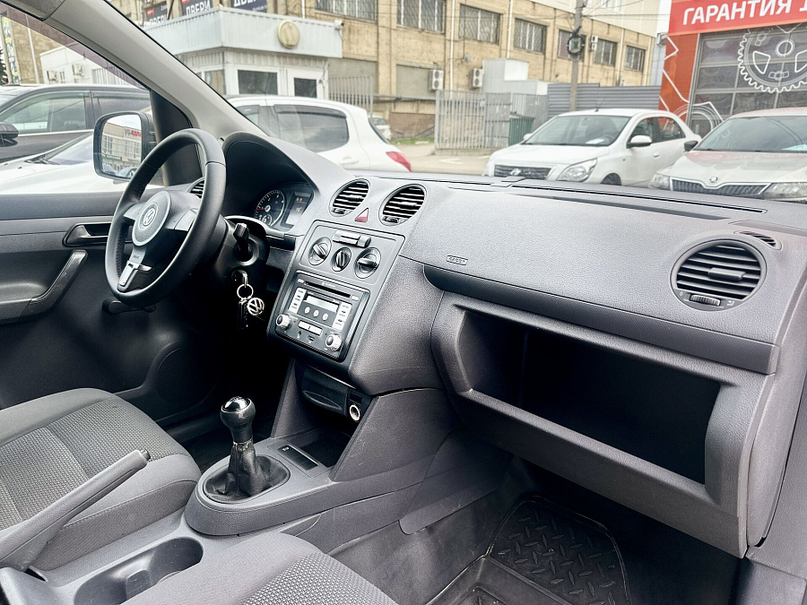 Volkswagen Caddy, 2012г., передний привод, механика