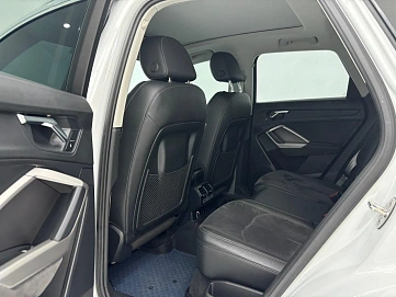 Audi Q3, 2022г, передний привод, робот