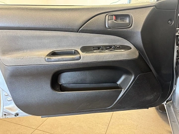 Mitsubishi Lancer, 2003г, передний привод, автомат