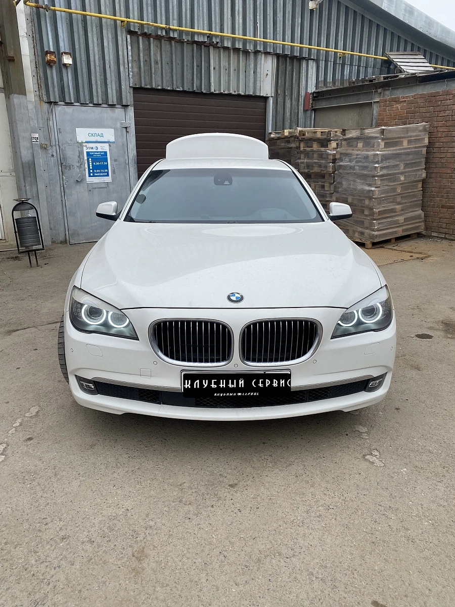 BMW 7 серии, 2010г., задний привод, автомат