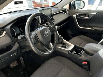 Toyota RAV4, 2020г, передний привод, вариатор