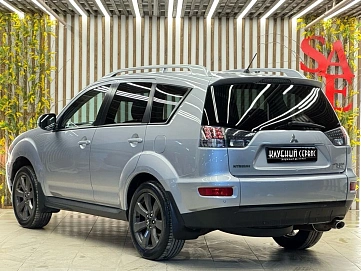 Mitsubishi Outlander, 2010г, полный привод, вариатор