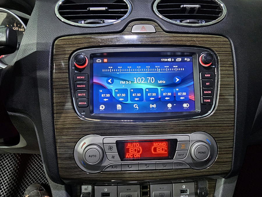 Ford Focus, 2009г., передний привод, автомат