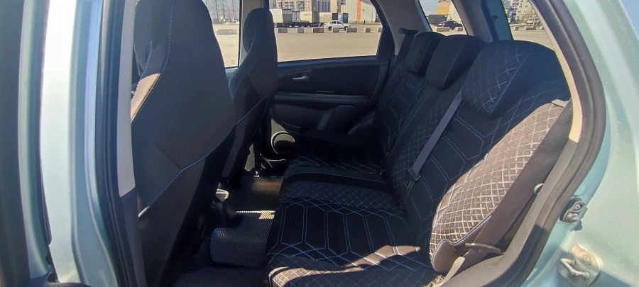 Suzuki SX4, 2008г., передний привод, автомат