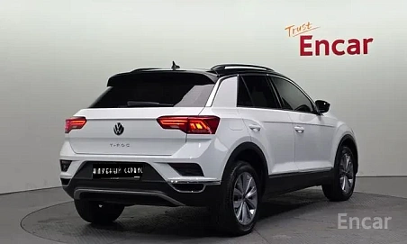 Volkswagen T-Roc, 2022г, передний привод, робот