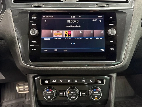 Volkswagen Tiguan, 2020г, полный привод, робот