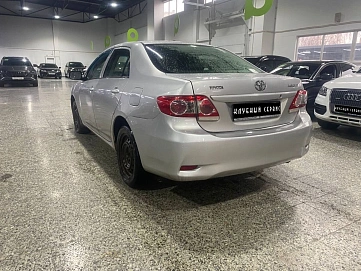Toyota Corolla, 2010г, передний привод, механика