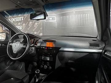 Opel Astra, 2012г, передний привод, механика