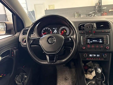 Volkswagen Polo, 2018г, передний привод, автомат