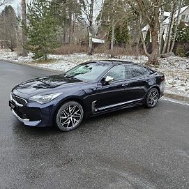 Kia Stinger, 2022г, полный привод, автомат