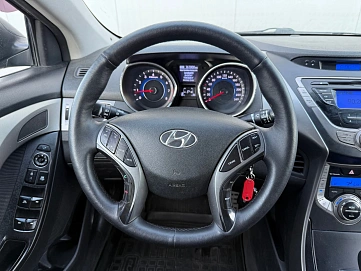 Hyundai Elantra, 2013г, передний привод, автомат