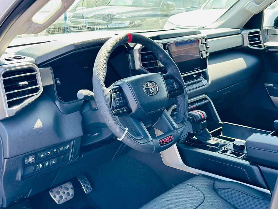 Toyota Sequoia, 2024г., полный привод, автомат