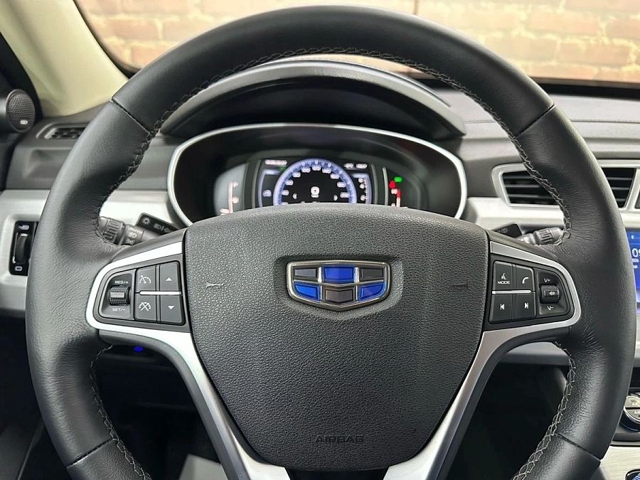 Geely Atlas, 2018г., передний привод, автомат
