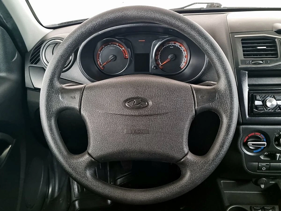 Lada (ВАЗ) , 2022г., передний привод, механика