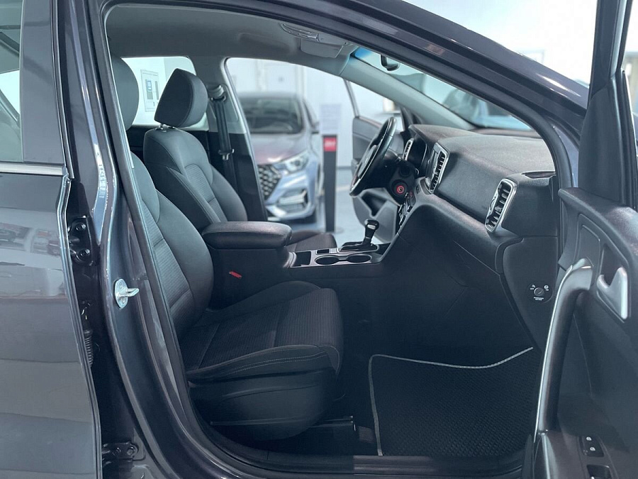 Kia Sportage, 2017г., передний привод, автомат