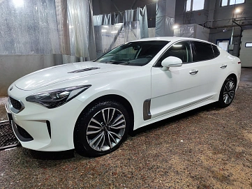 Kia Stinger, 2018г, полный привод, автомат