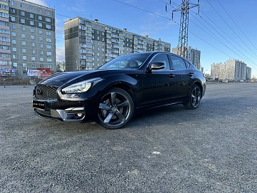 Infiniti Q70, 2015г, полный привод, автомат