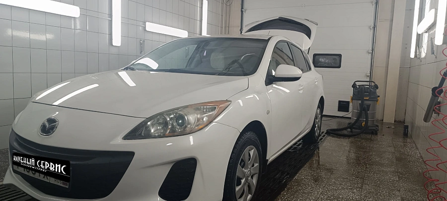 Mazda 3, 2012г., передний привод, механика