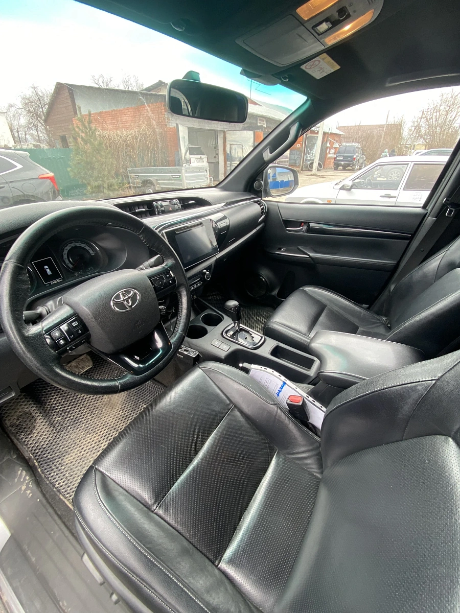 Toyota Hilux, 2018г., полный привод, автомат