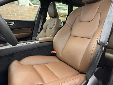 Volvo XC60, 2024г, полный привод, автомат