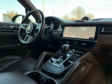 Porsche Cayenne, 2018г, передний привод, автомат