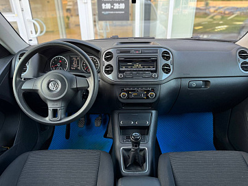 Volkswagen Tiguan, 2011г, передний привод, механика
